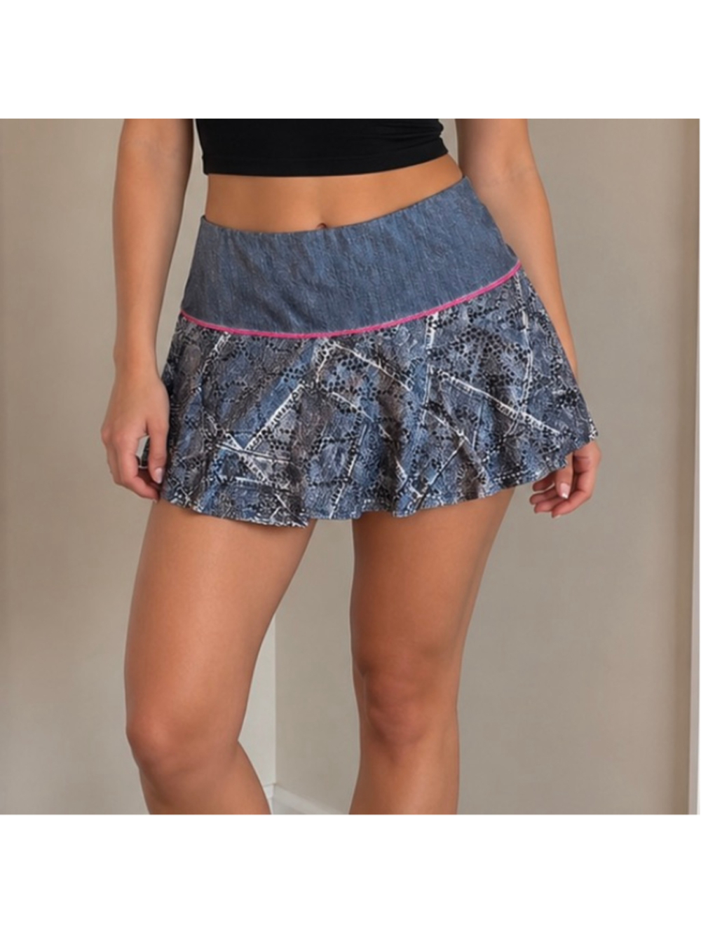 Women's Lucky in Love Gray Patterned Skort with Pink Trim, Size M